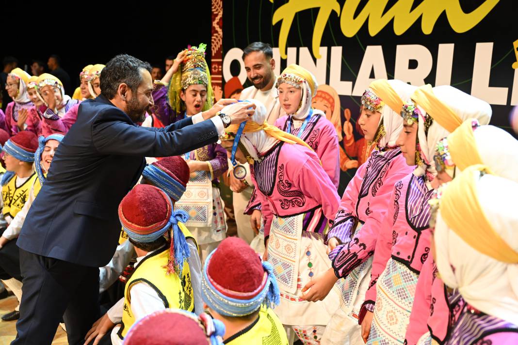 Finalde sahne şenlendi! Konya’da Halk Oyunları Ligi gönüllere işlendi 5